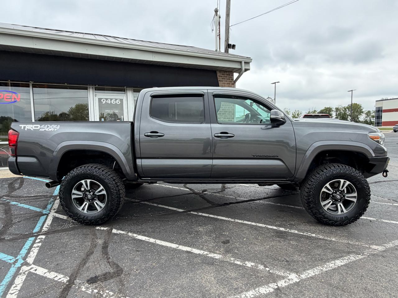 Toyota Tacoma TRD Off Road Double Cab 5' Bed V6 4x4 MT (Natl) 2018