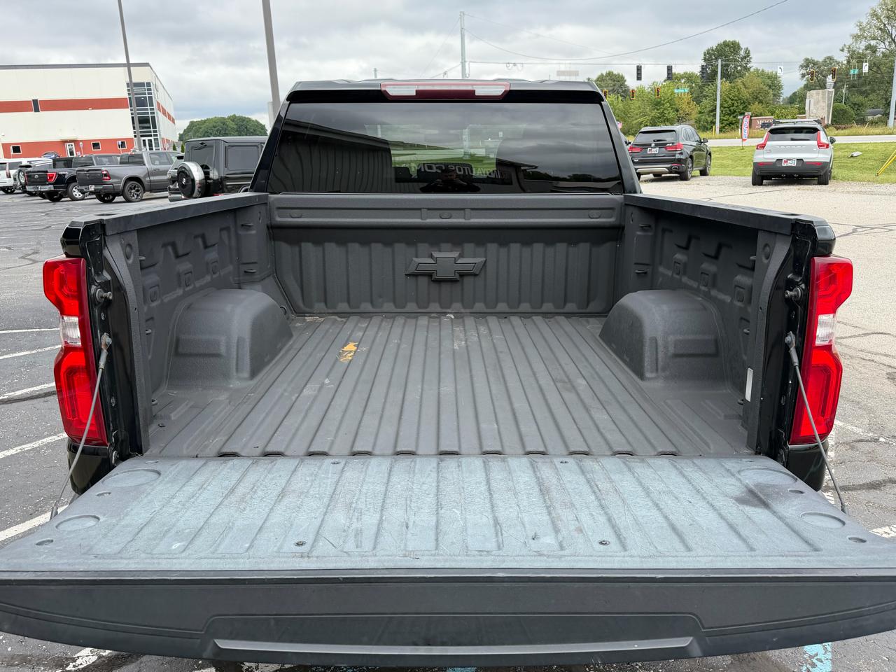 Chevrolet Silverado 1500 4WD Crew Cab 147" RST 2020