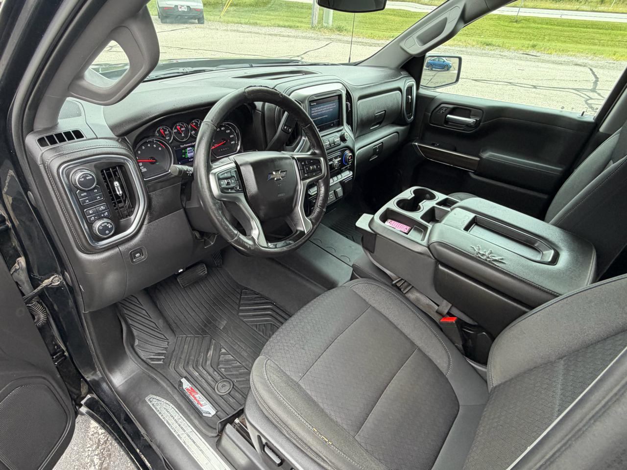 Chevrolet Silverado 1500 4WD Crew Cab 147" RST 2020