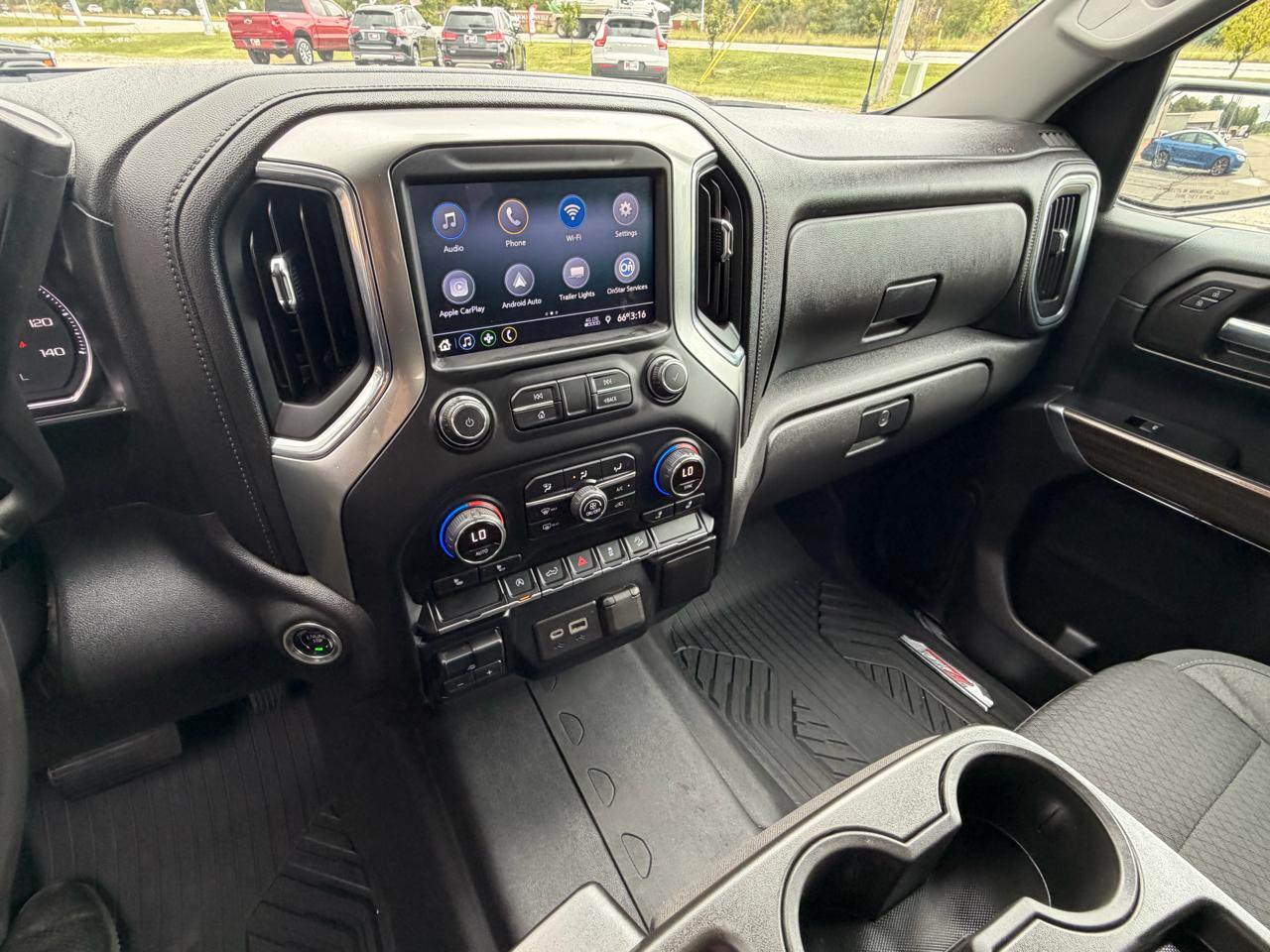 Chevrolet Silverado 1500 4WD Crew Cab 147" RST 2020