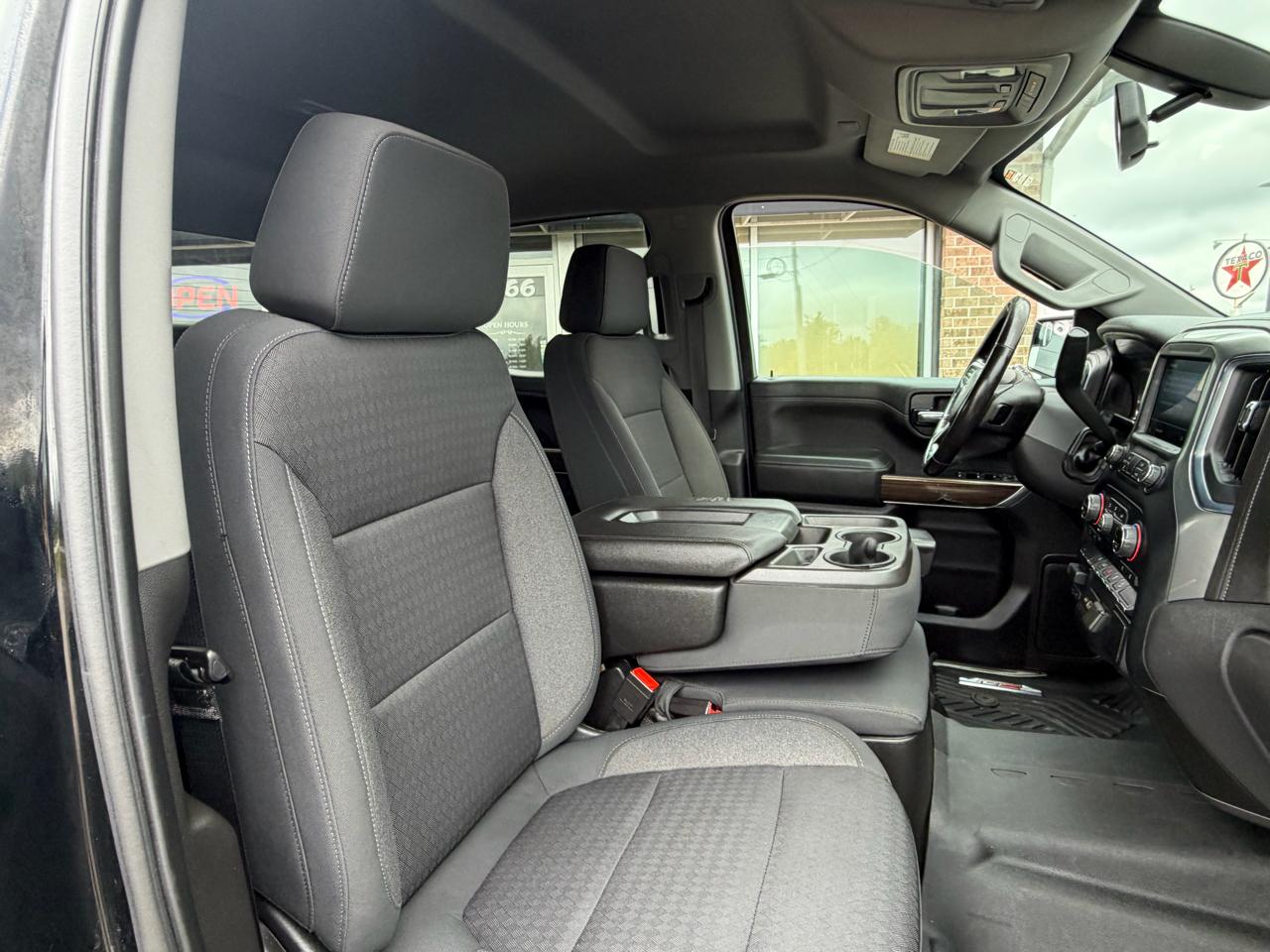 Chevrolet Silverado 1500 4WD Crew Cab 147" RST 2020