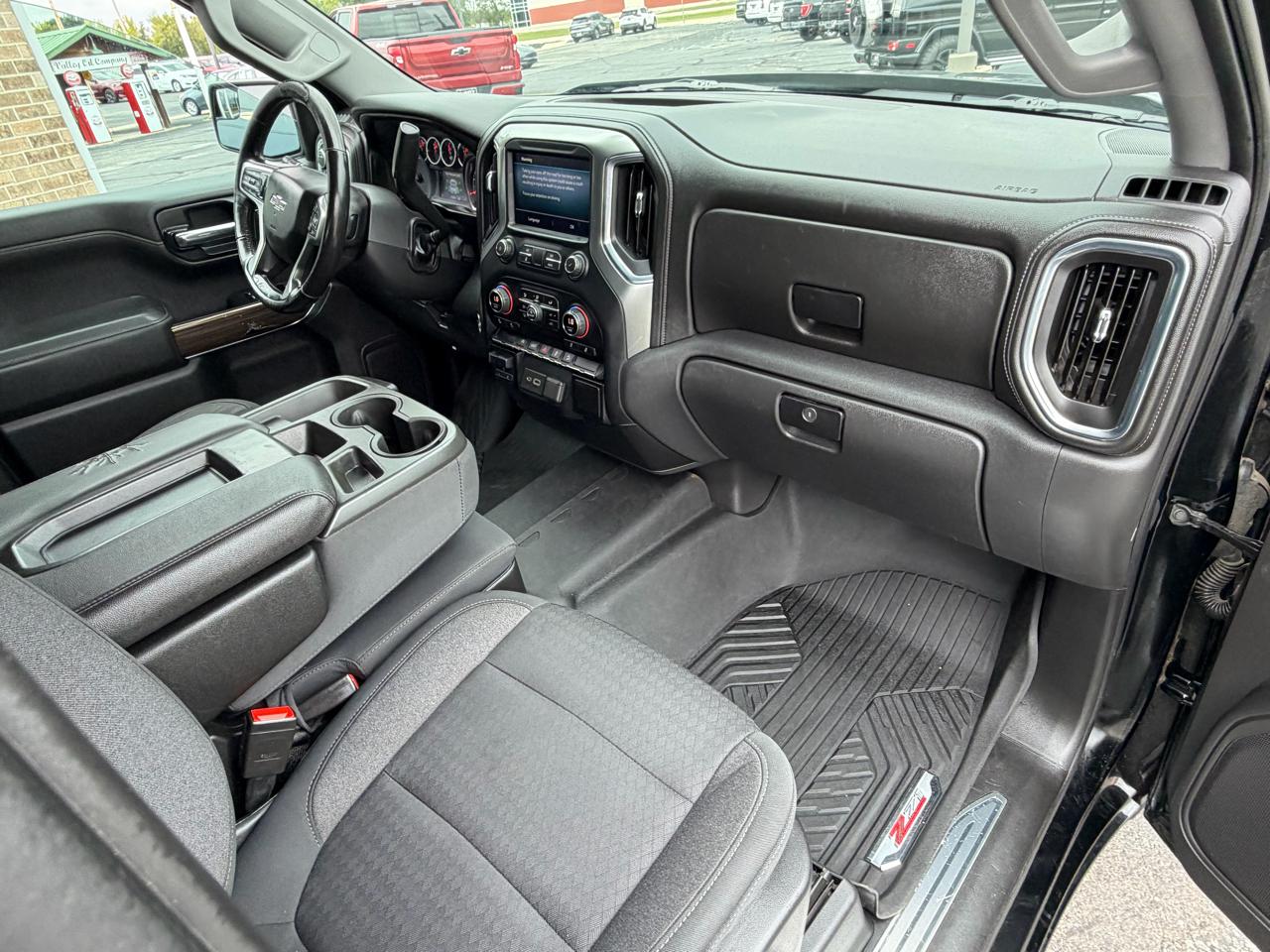 Chevrolet Silverado 1500 4WD Crew Cab 147" RST 2020