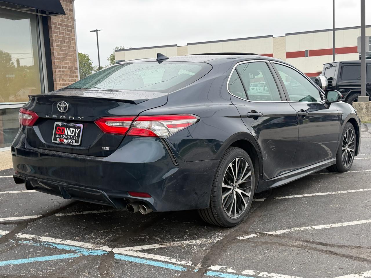 Toyota Camry SE Auto (Natl) 2018