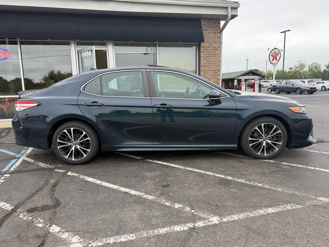 Toyota Camry SE Auto (Natl) 2018