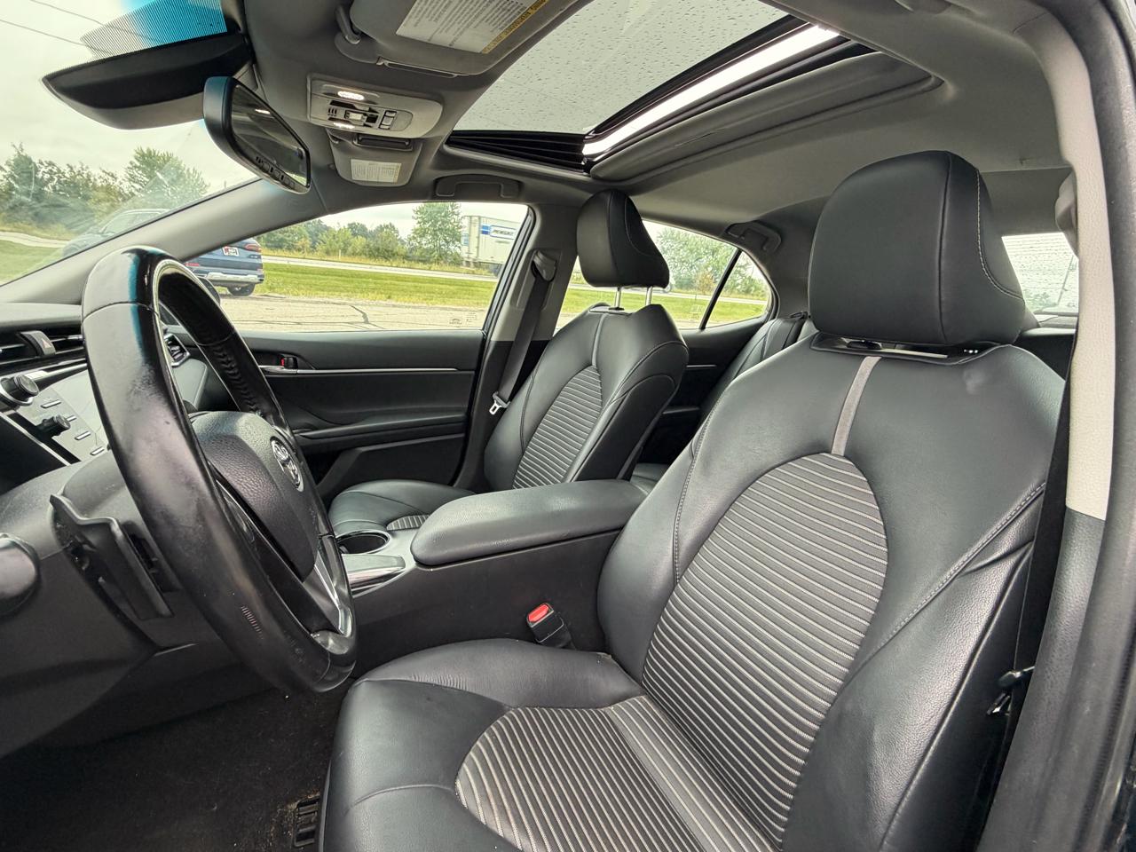 Toyota Camry SE Auto (Natl) 2018