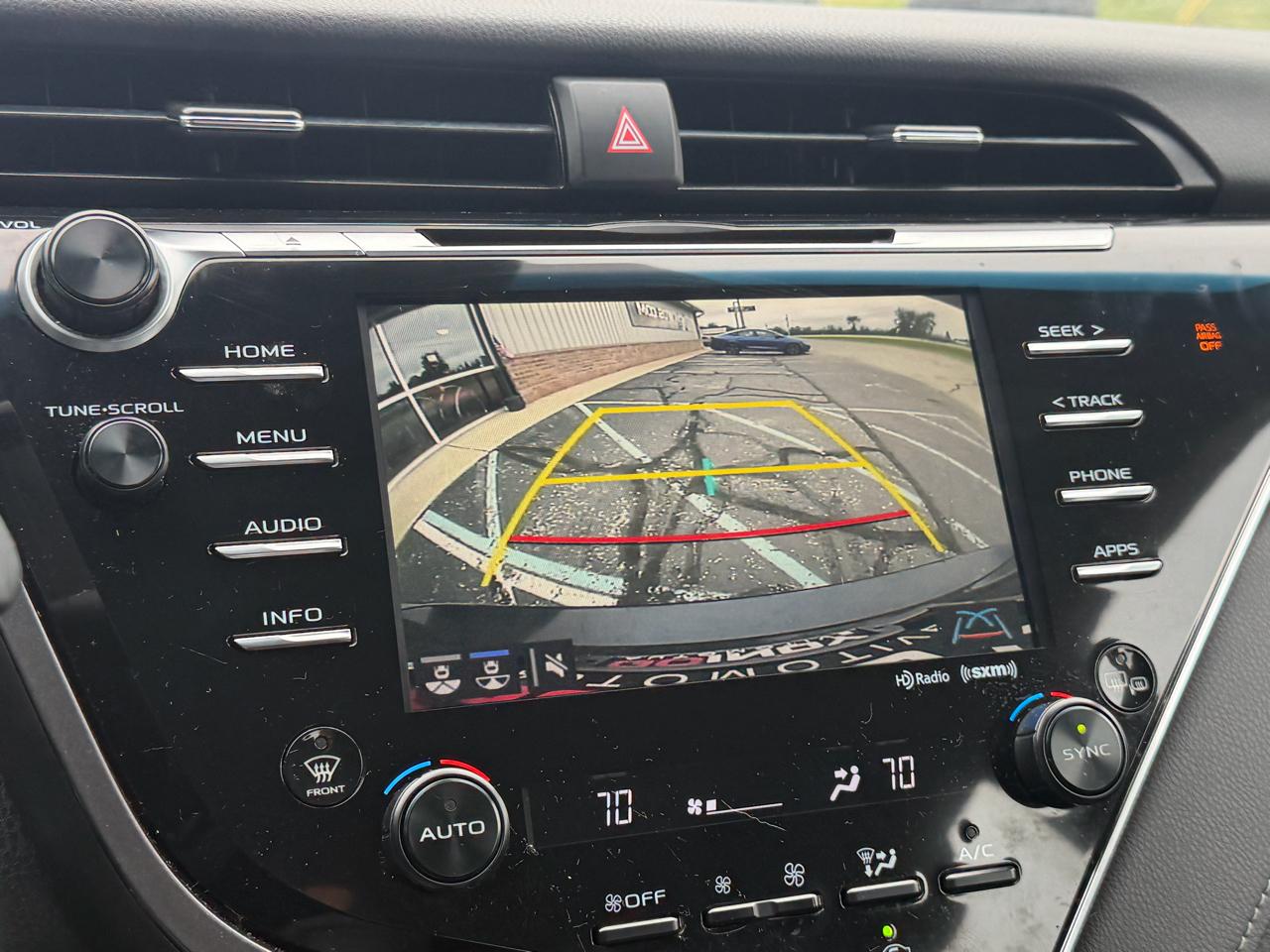 Toyota Camry SE Auto (Natl) 2018