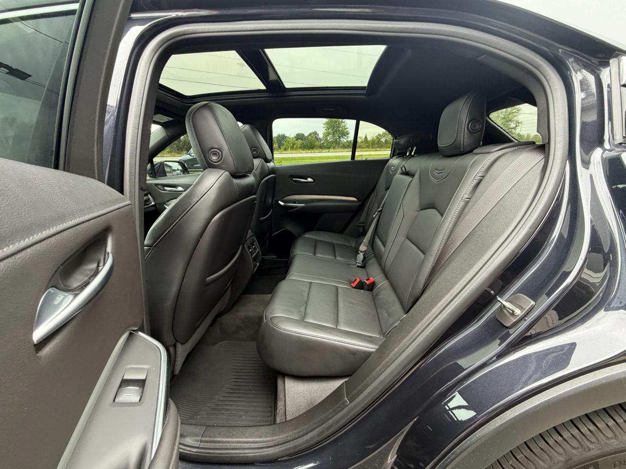 Cadillac XT4 AWD 4dr Premium Luxury 2022