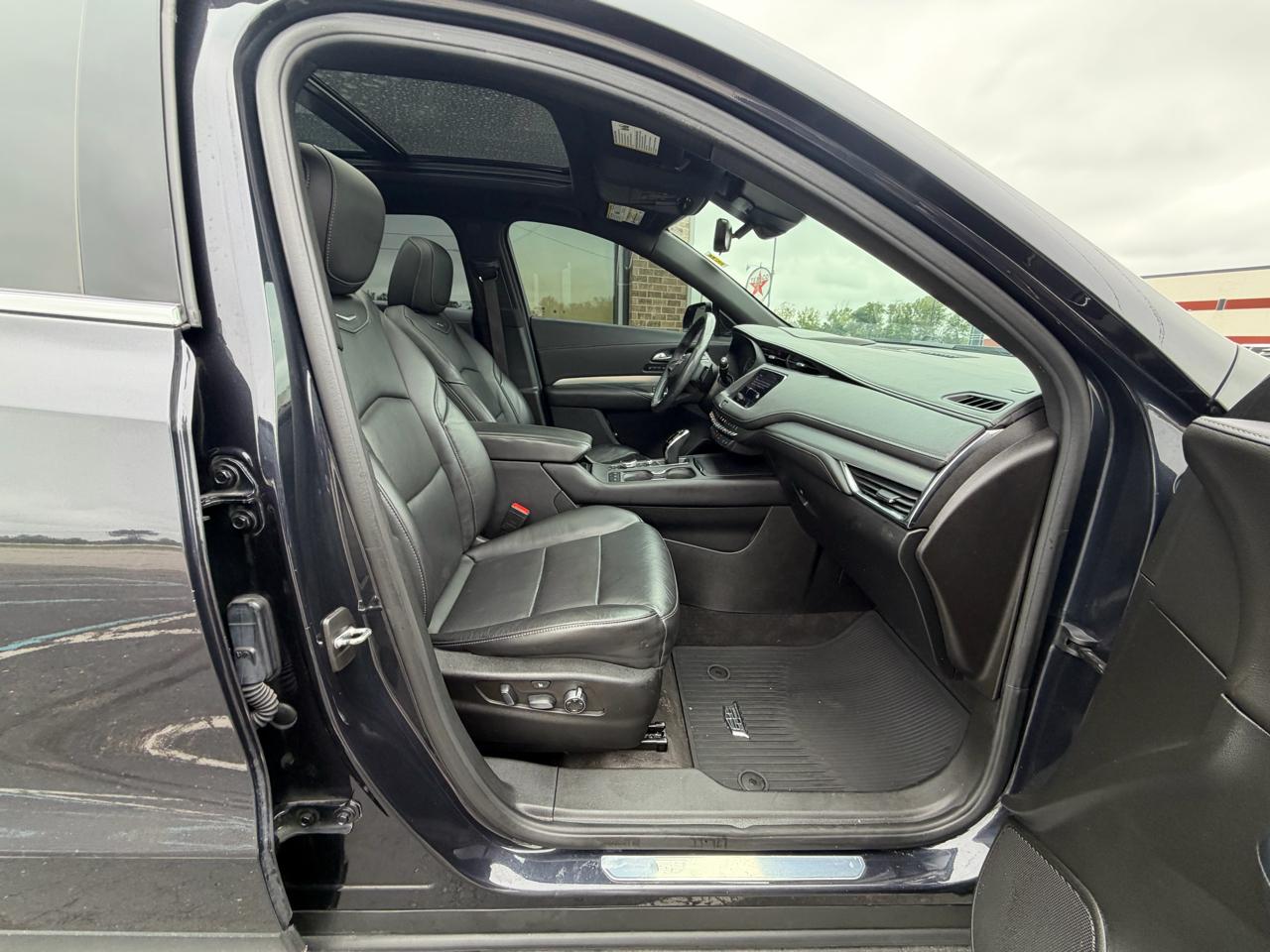Cadillac XT4 AWD 4dr Premium Luxury 2022