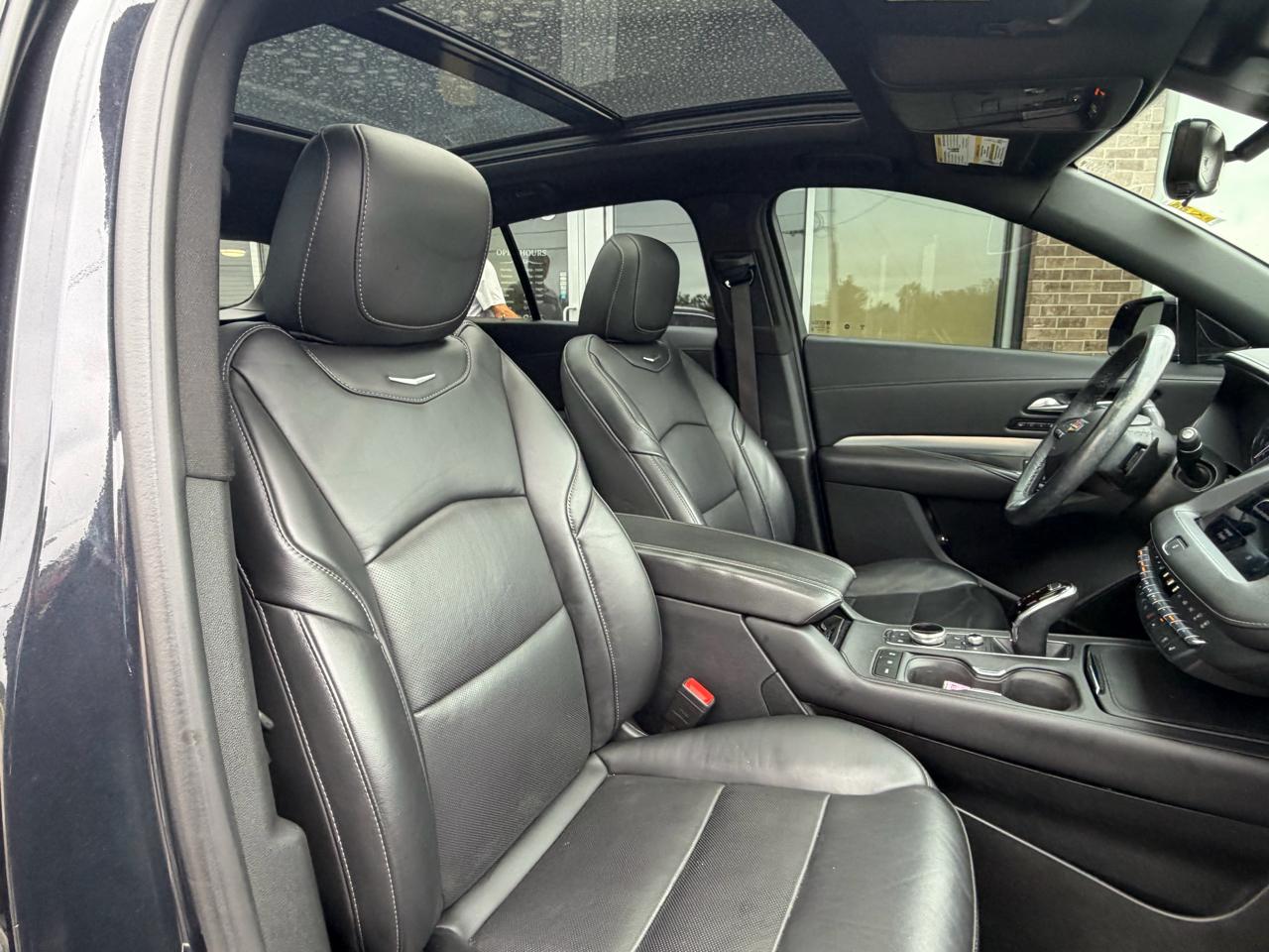Cadillac XT4 AWD 4dr Premium Luxury 2022