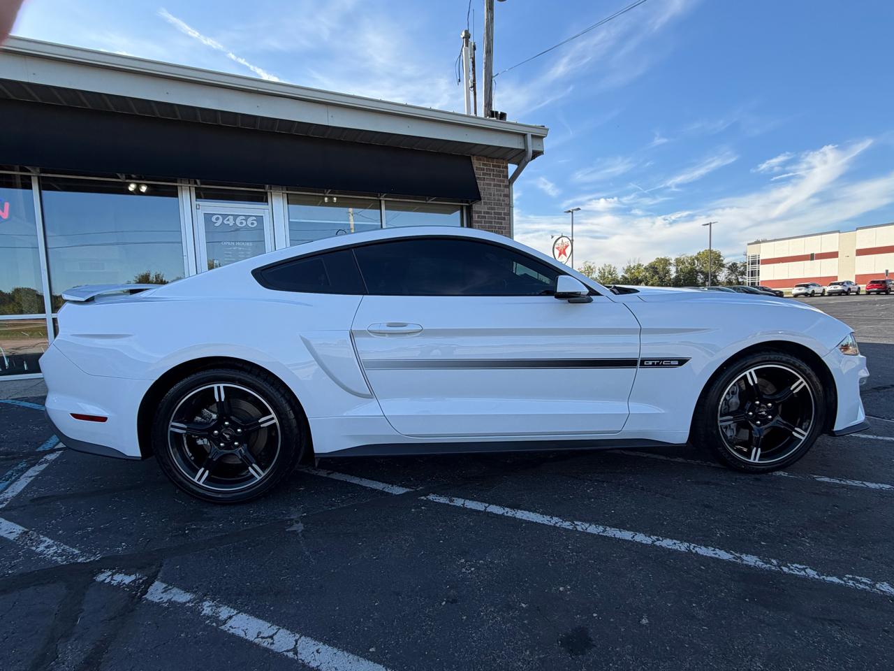 Ford Mustang photo 7