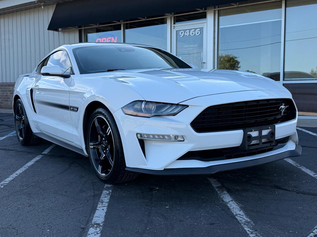 Ford Mustang photo 8