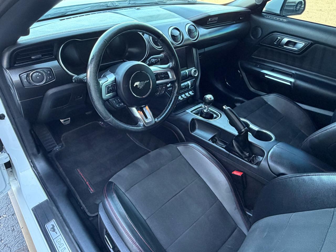 Ford Mustang photo 14