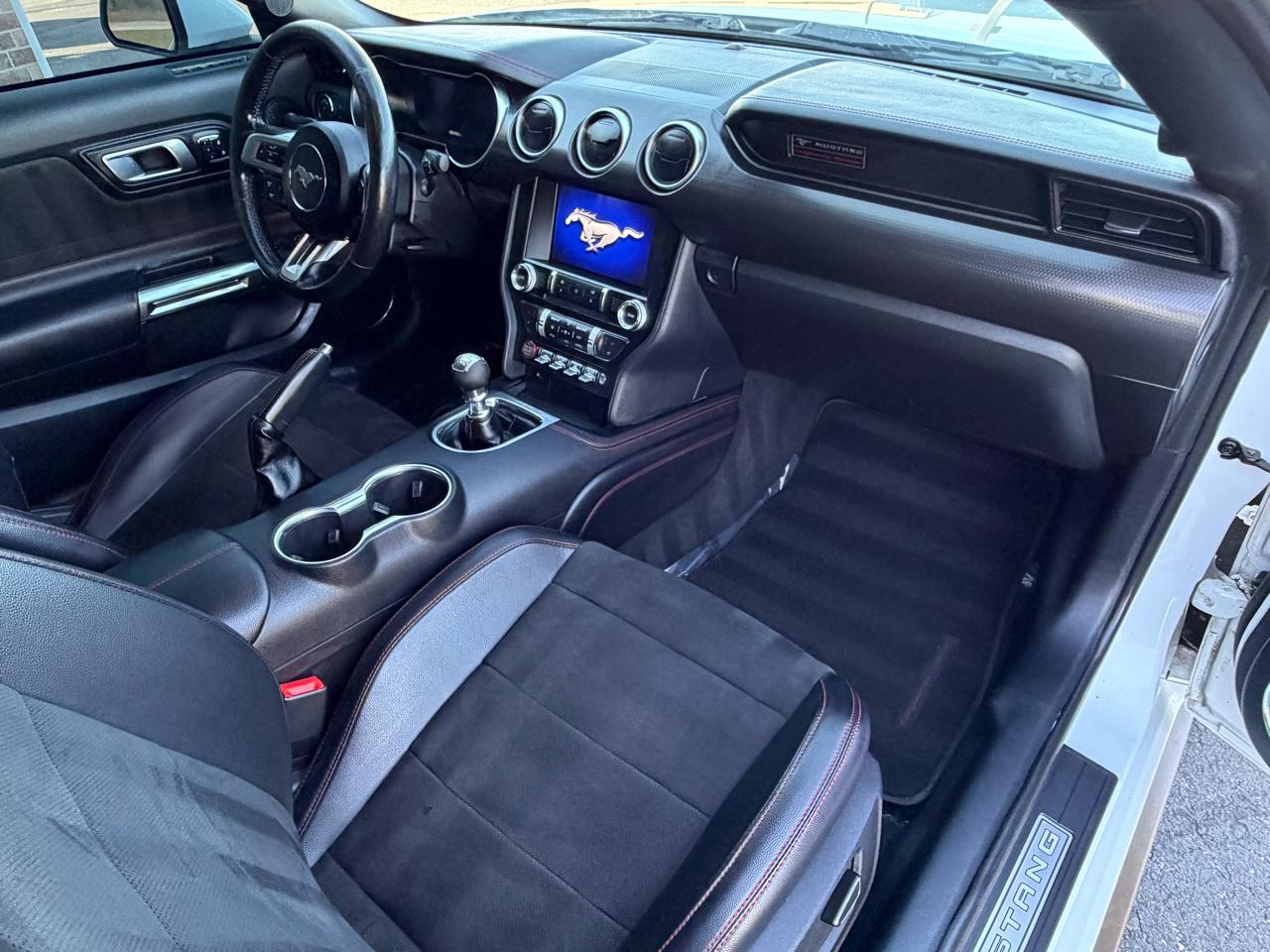 Ford Mustang photo 29
