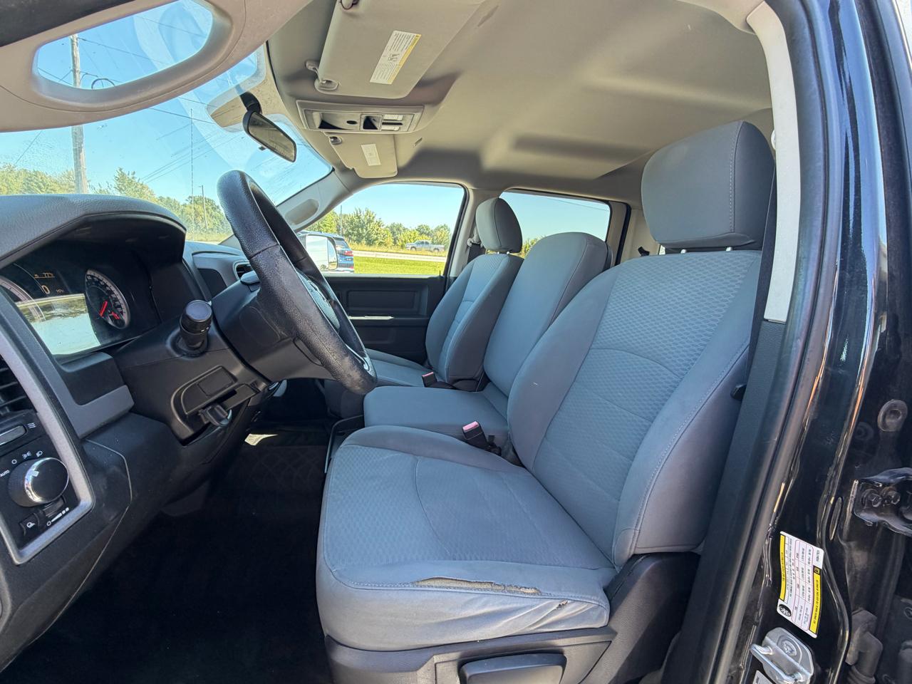 RAM 2500 Tradesman 4x4 Crew Cab 6'4" Box 2017