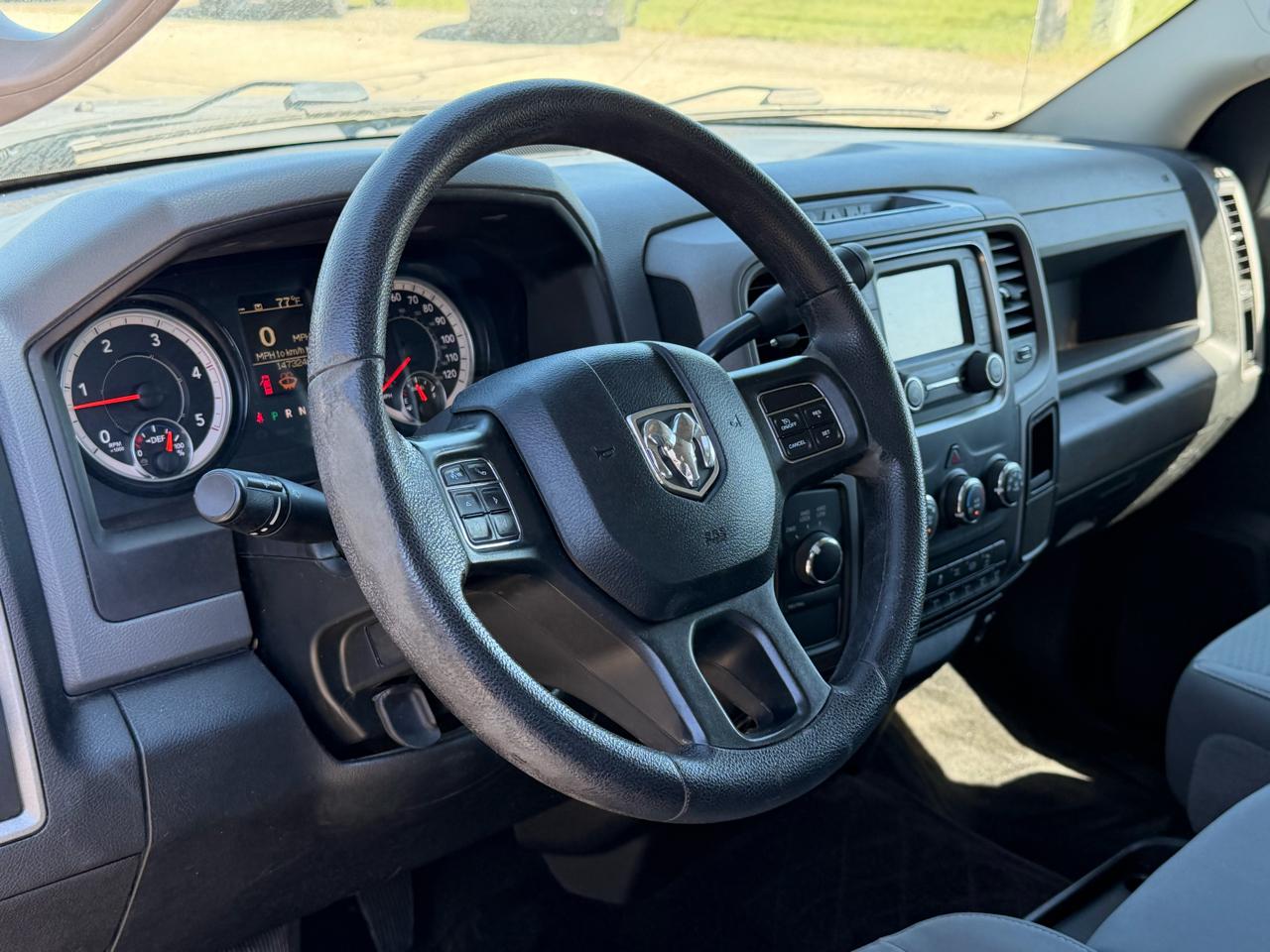 RAM 2500 Tradesman 4x4 Crew Cab 6'4" Box 2017
