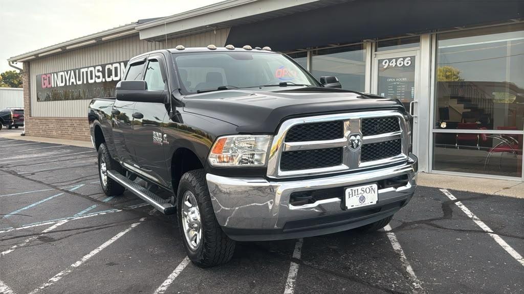 RAM 2500 Tradesman 4x4 Crew Cab 6'4" Box 2017