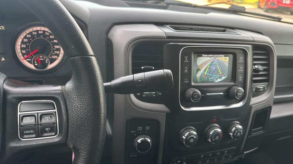RAM 2500 Tradesman 4x4 Crew Cab 6'4" Box 2017