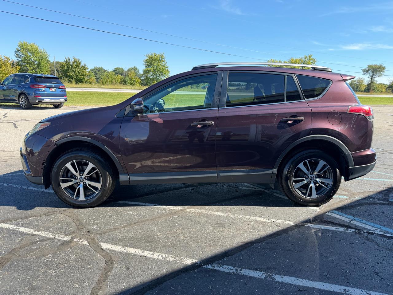 Toyota RAV4 XLE AWD (Natl) 2017