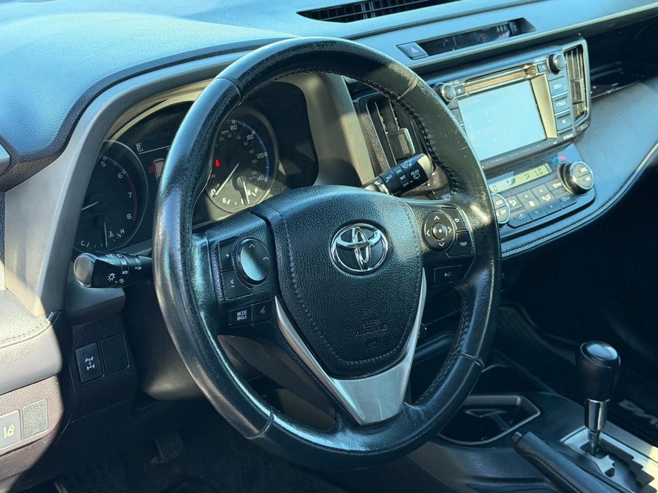 Toyota RAV4 XLE AWD (Natl) 2017
