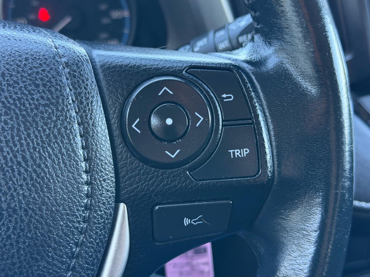 Toyota RAV4 XLE AWD (Natl) 2017