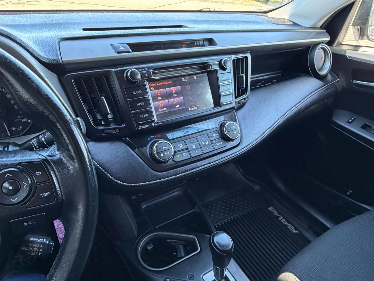 Toyota RAV4 XLE AWD (Natl) 2017
