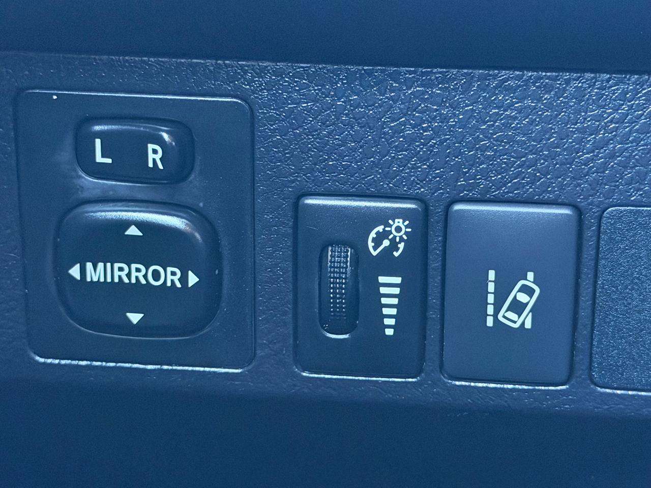 Toyota RAV4 XLE AWD (Natl) 2017