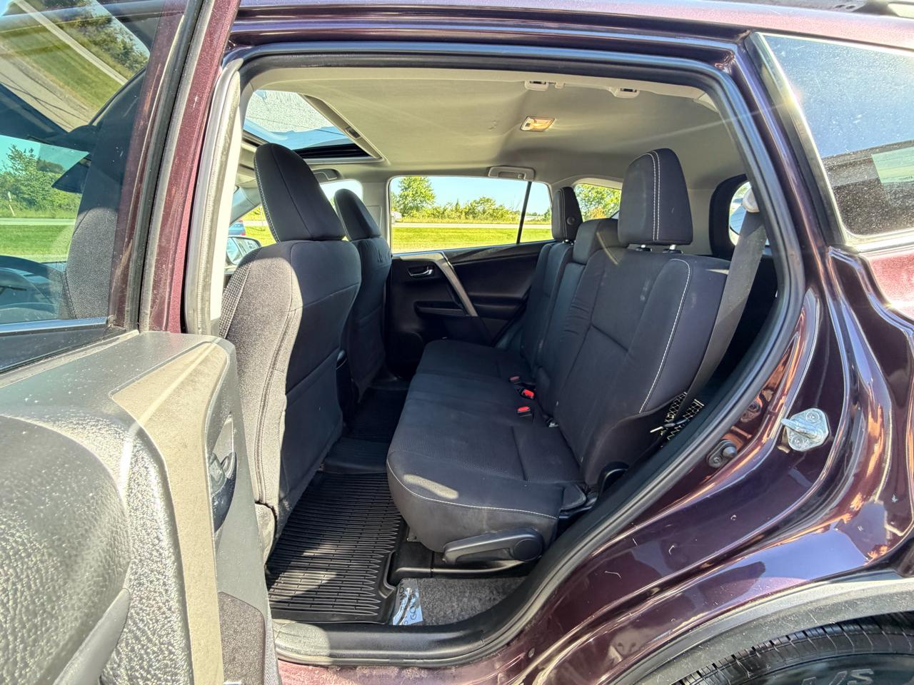 Toyota RAV4 XLE AWD (Natl) 2017