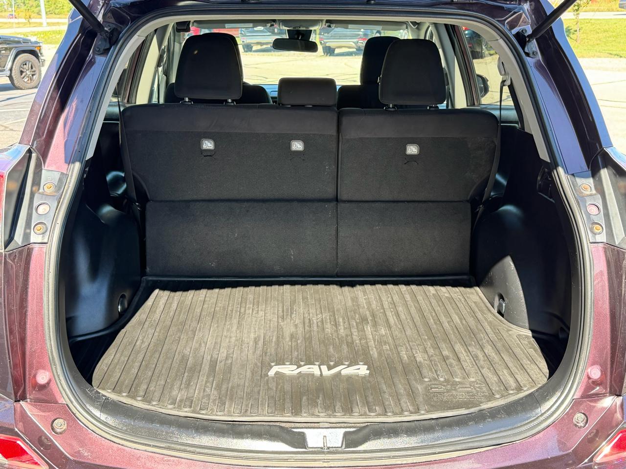 Toyota RAV4 XLE AWD (Natl) 2017