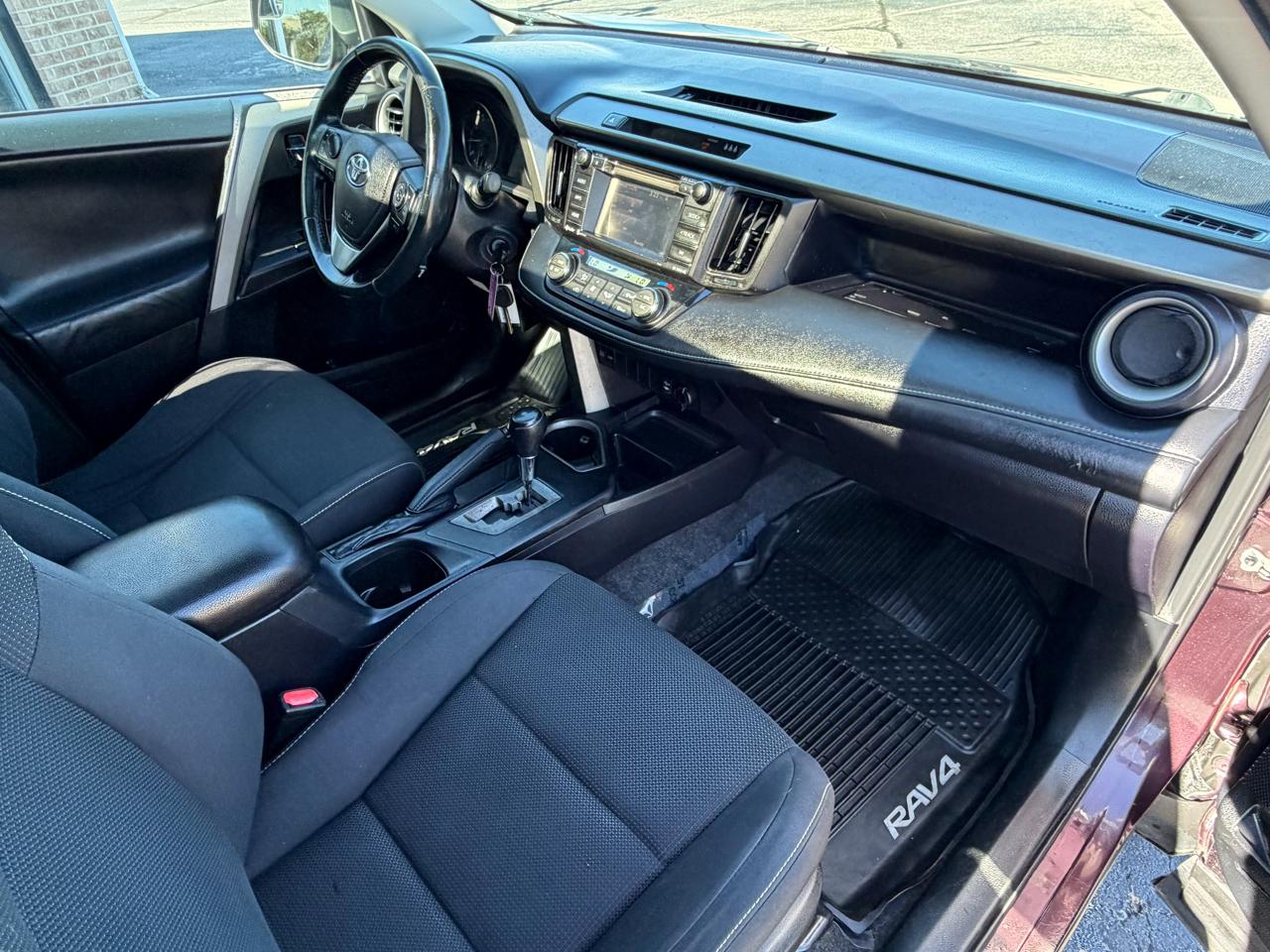 Toyota RAV4 XLE AWD (Natl) 2017