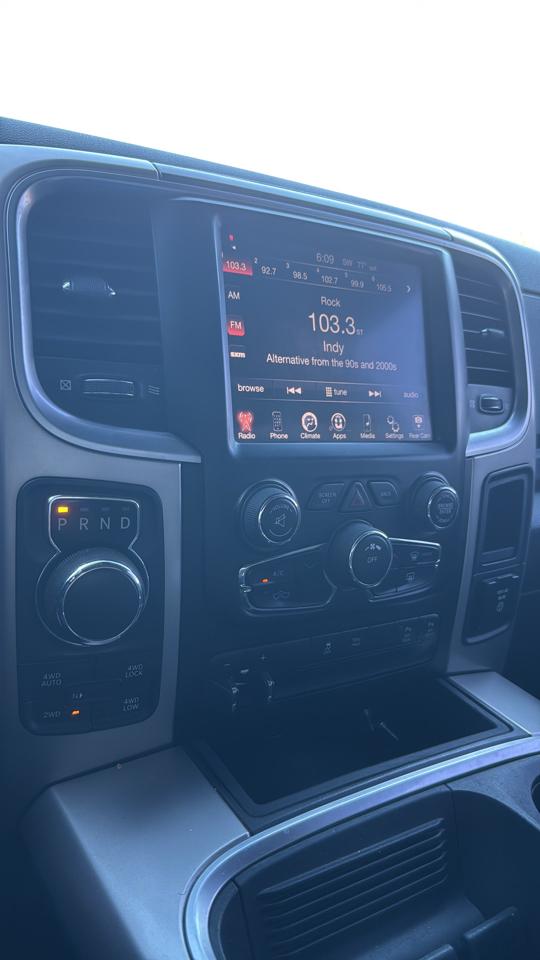 RAM 1500 4WD Quad Cab 140.5" Big Horn 2016