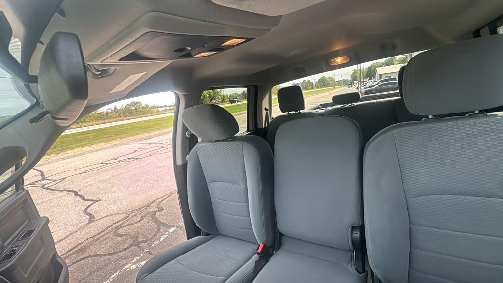 RAM 1500 4WD Quad Cab 140.5" Big Horn 2016
