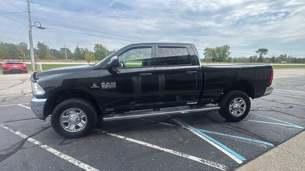 RAM 1500 4WD Quad Cab 140.5" Big Horn 2016