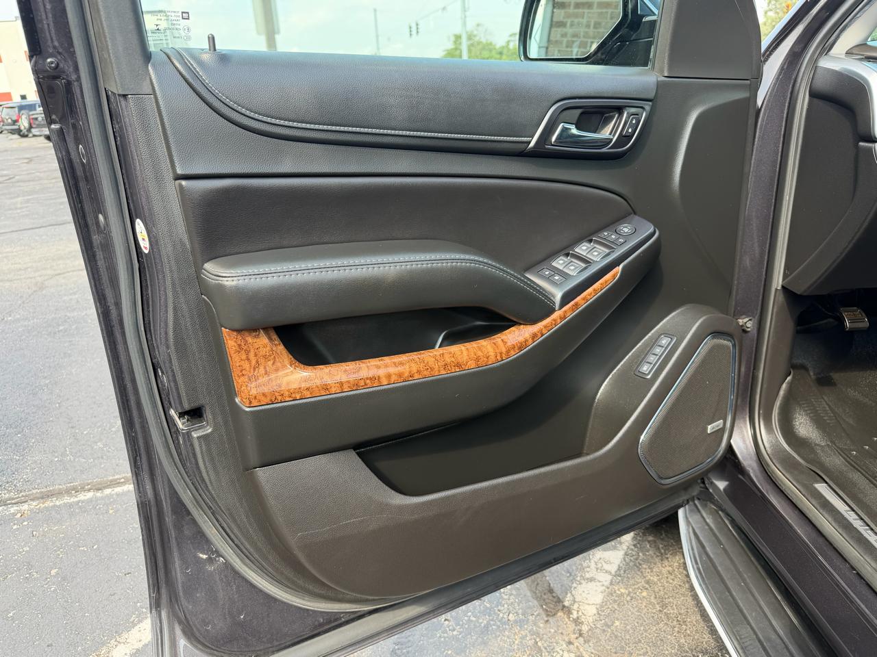 Chevrolet Suburban 4WD 4dr 1500 Premier 2017