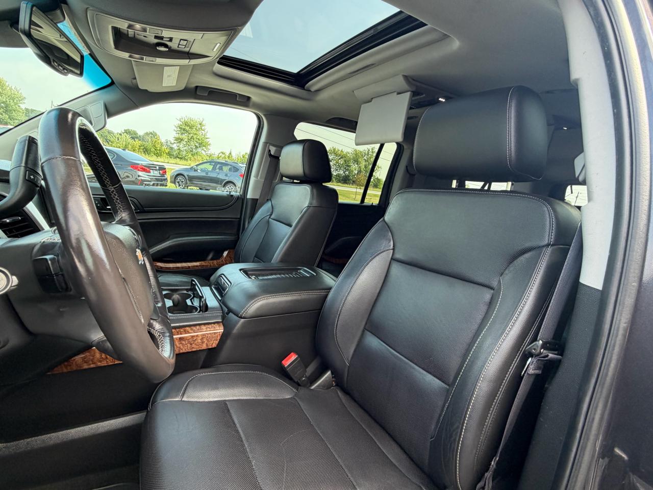 Chevrolet Suburban 4WD 4dr 1500 Premier 2017