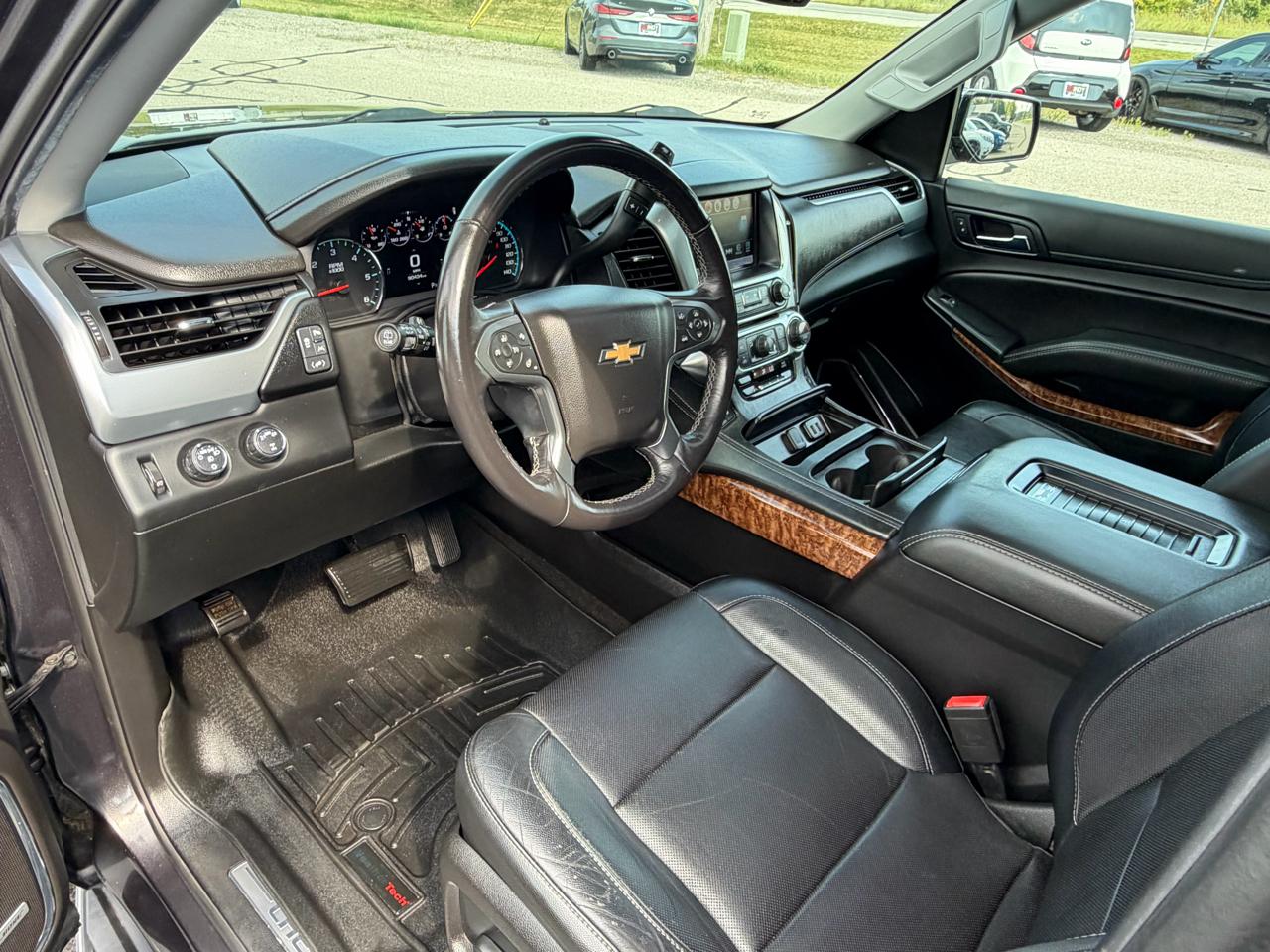Chevrolet Suburban 4WD 4dr 1500 Premier 2017