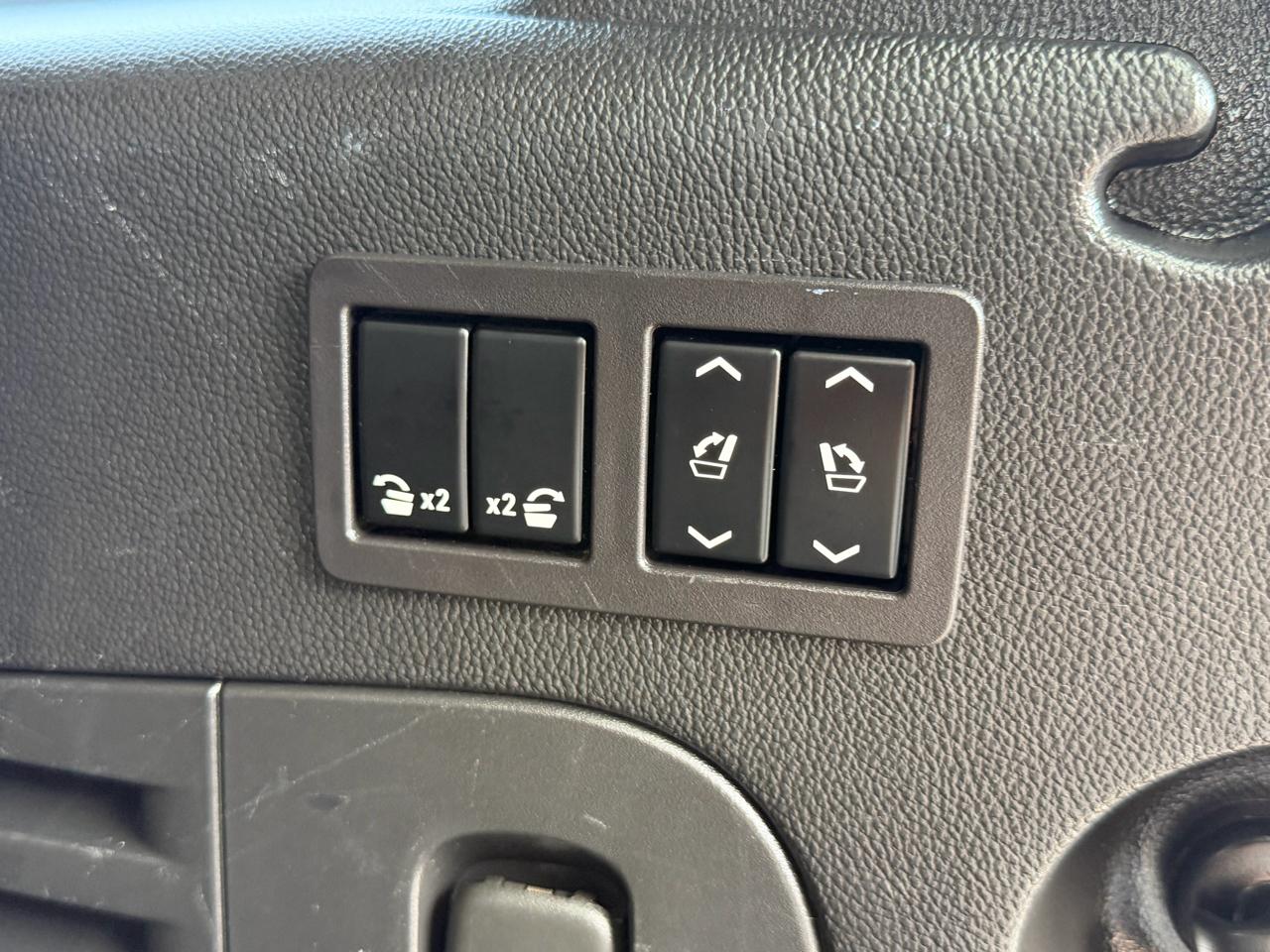 Chevrolet Suburban 4WD 4dr 1500 Premier 2017