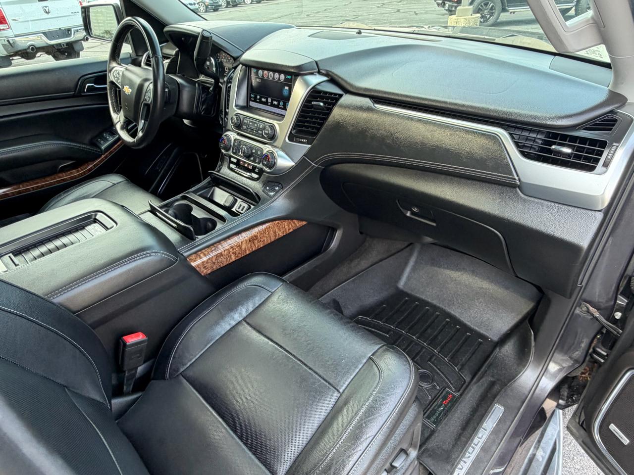 Chevrolet Suburban 4WD 4dr 1500 Premier 2017