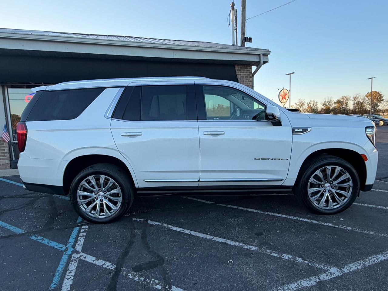 GMC Yukon 4WD 4dr Denali 2021