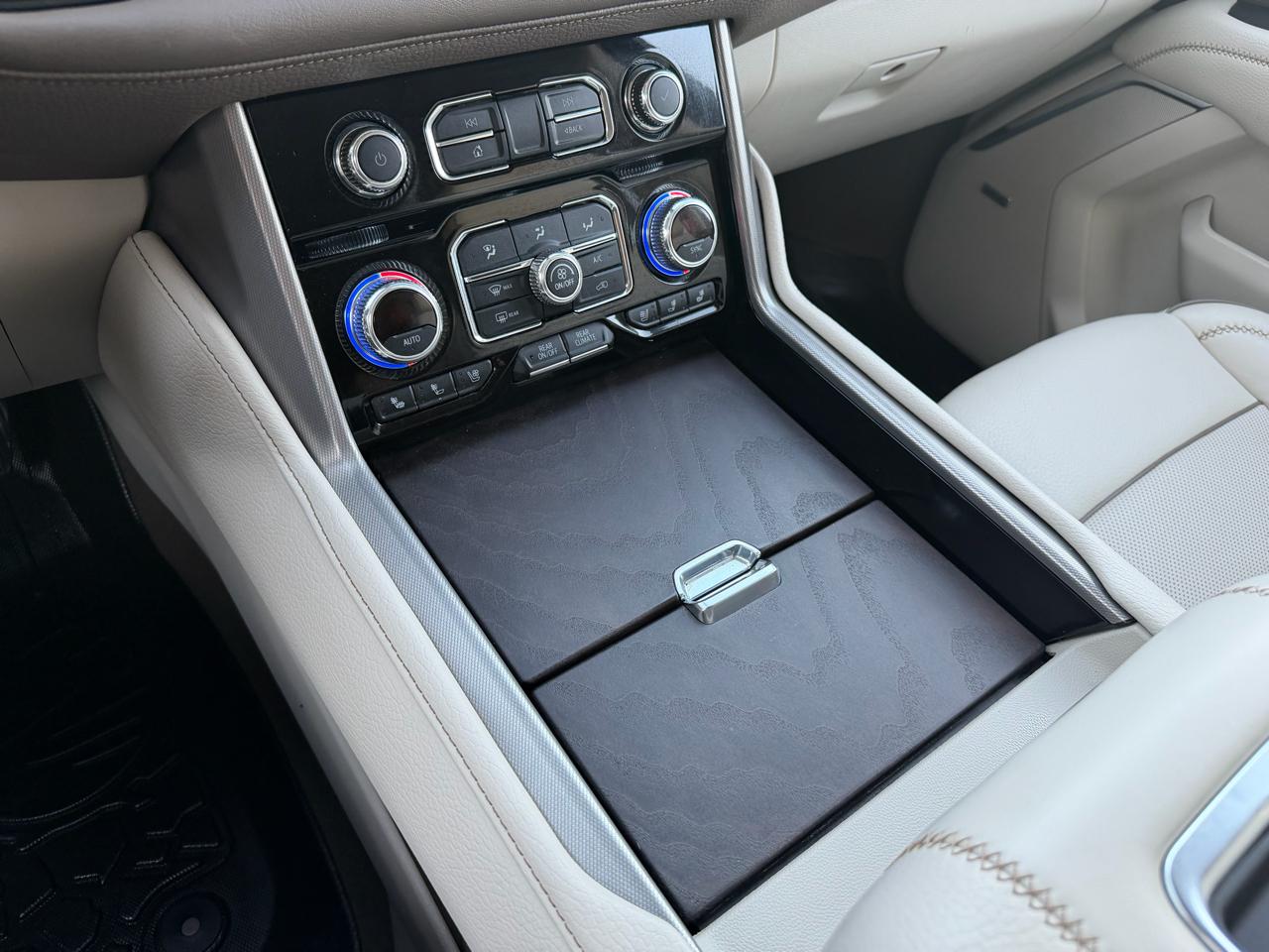 GMC Yukon 4WD 4dr Denali 2021