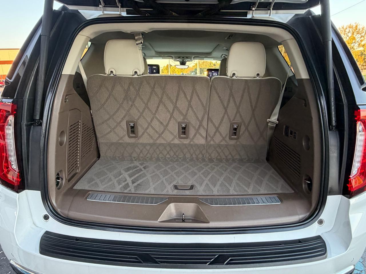 GMC Yukon 4WD 4dr Denali 2021