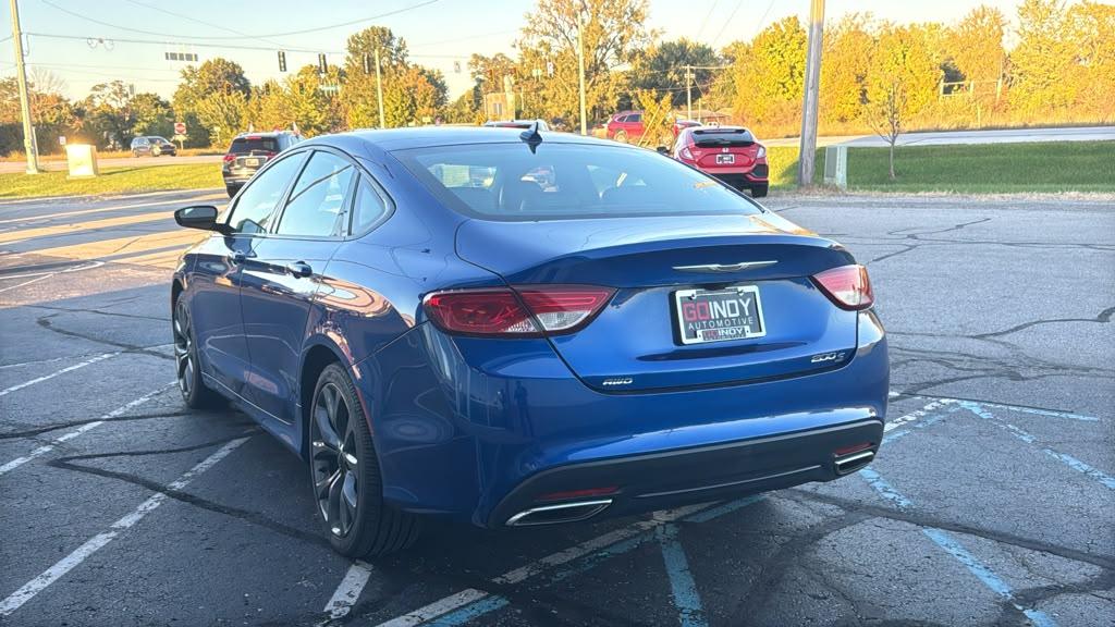 Chrysler 200 4dr Sdn S AWD 2016