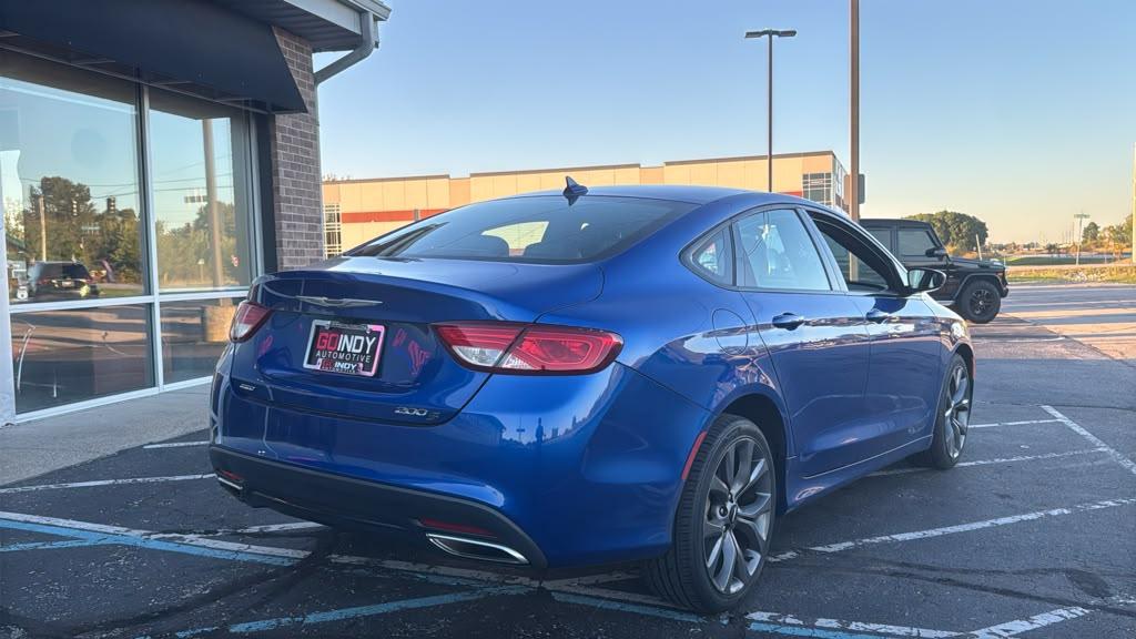 Chrysler 200 4dr Sdn S AWD 2016