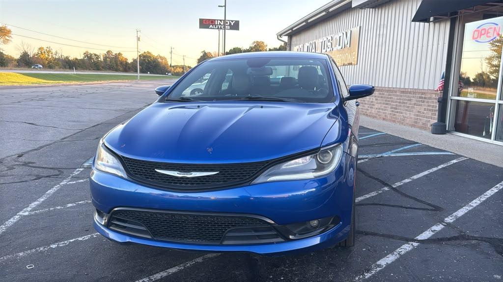 Chrysler 200 4dr Sdn S AWD 2016