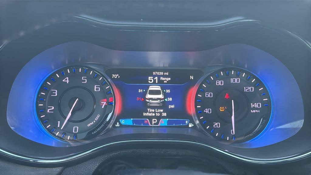 Chrysler 200 4dr Sdn S AWD 2016