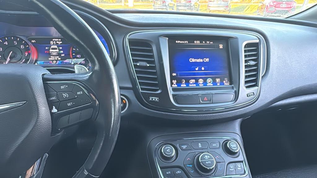 Chrysler 200 4dr Sdn S AWD 2016