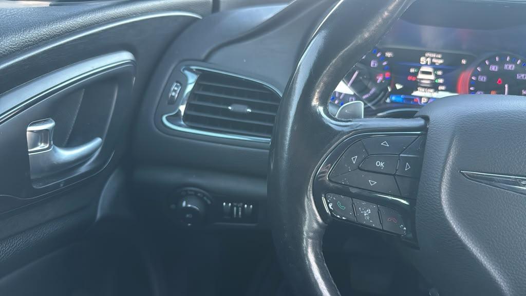 Chrysler 200 4dr Sdn S AWD 2016
