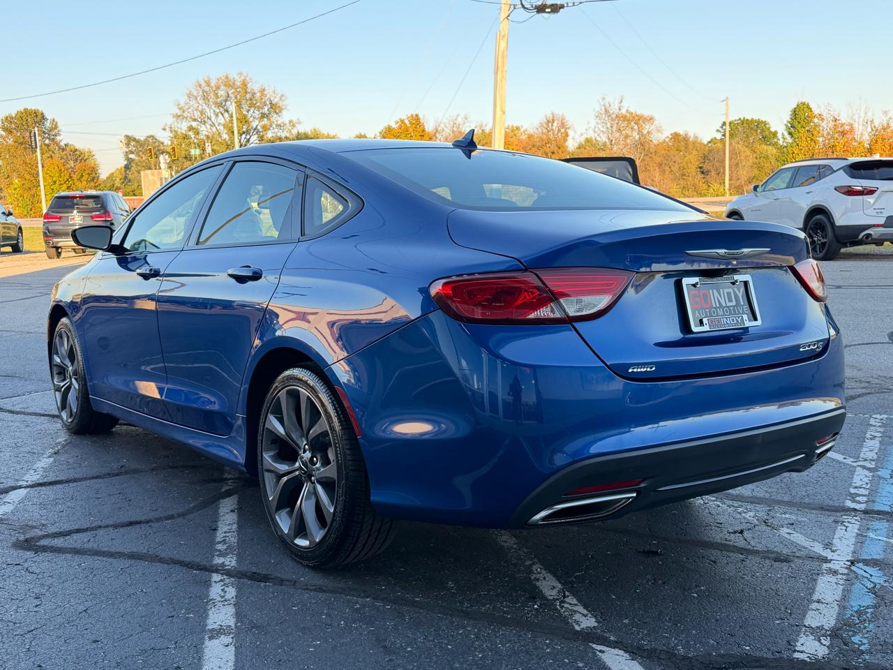 Chrysler 200 4dr Sdn S AWD 2016