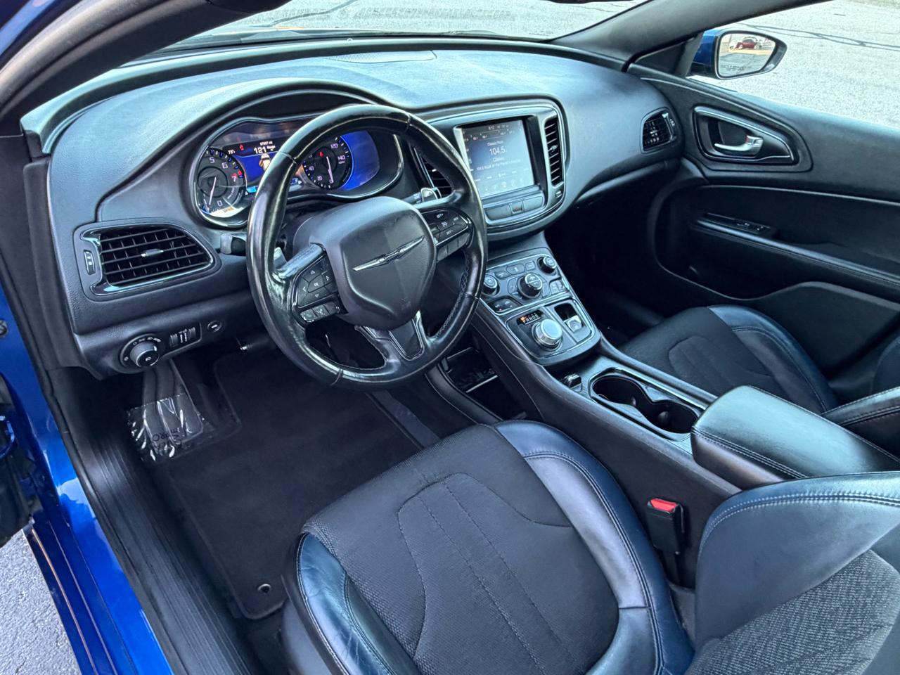 Chrysler 200 4dr Sdn S AWD 2016