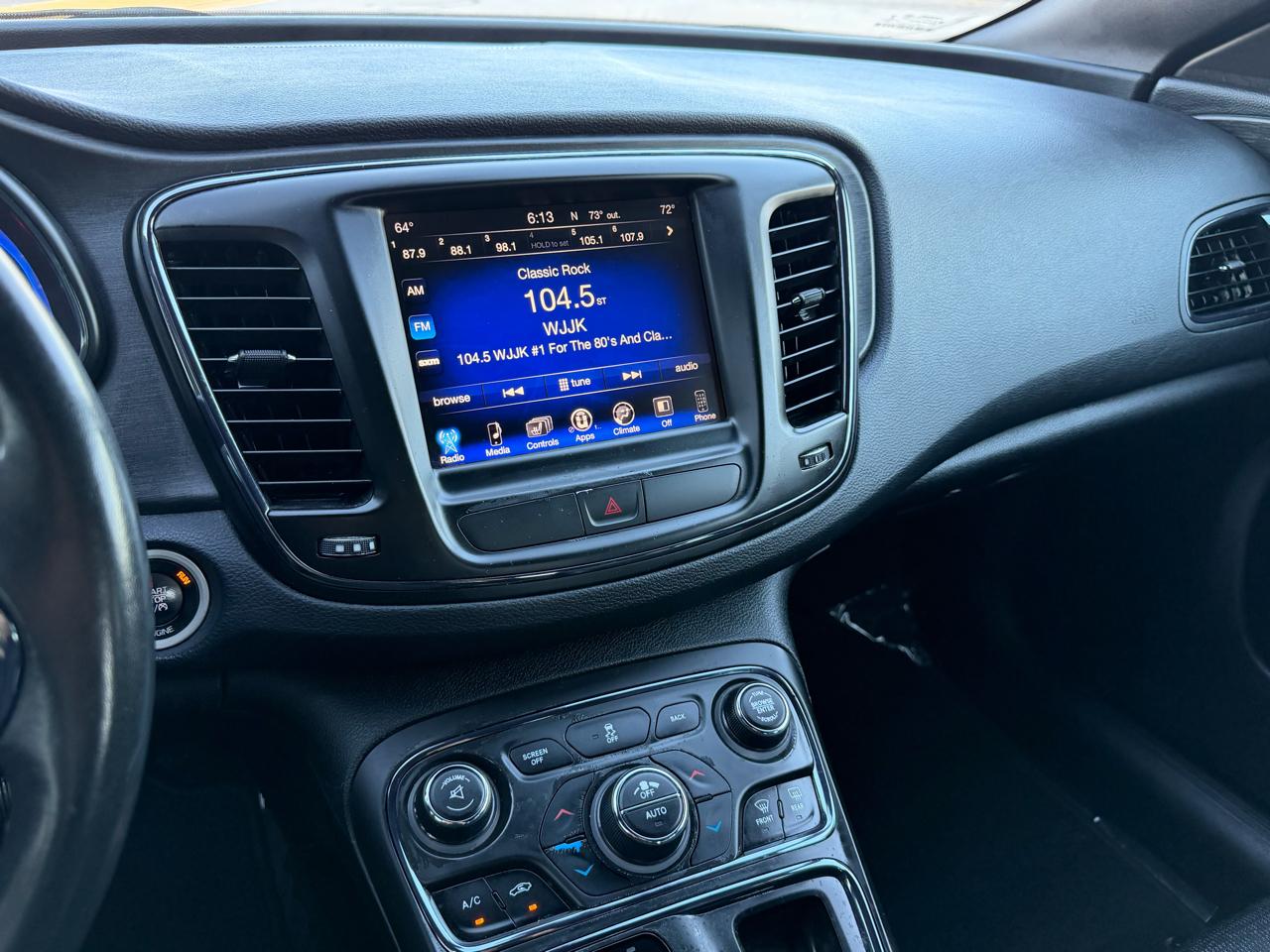 Chrysler 200 4dr Sdn S AWD 2016