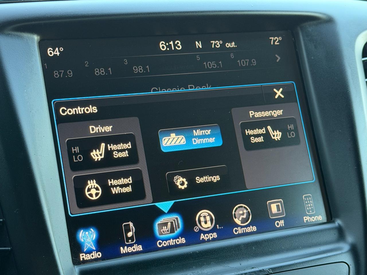 Chrysler 200 4dr Sdn S AWD 2016